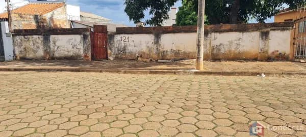 Terreno de 680 m2 no bairro São Francisco, Patos de Minas/MG