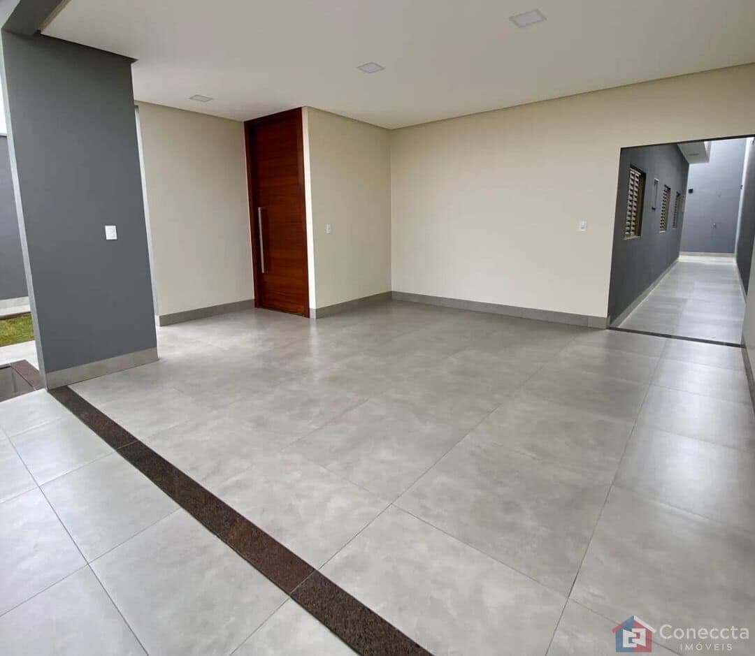 Linda Casa à Venda no Bairro Afonso Queiroz - Conforto e Modernidade - Patos de Minas