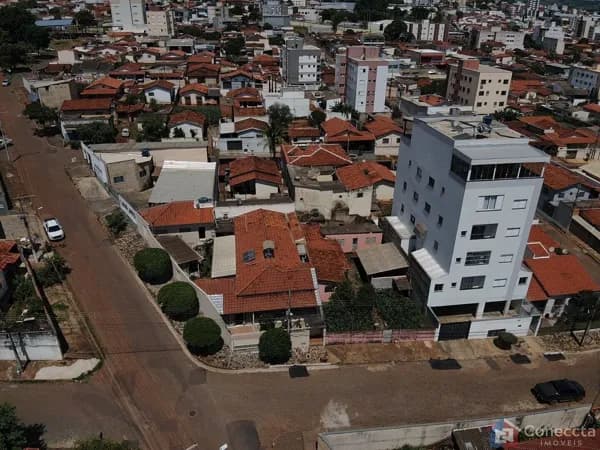 Terreno à Venda no Bairro Nossa Senhora das Graças com 288m² – Patos de Minas