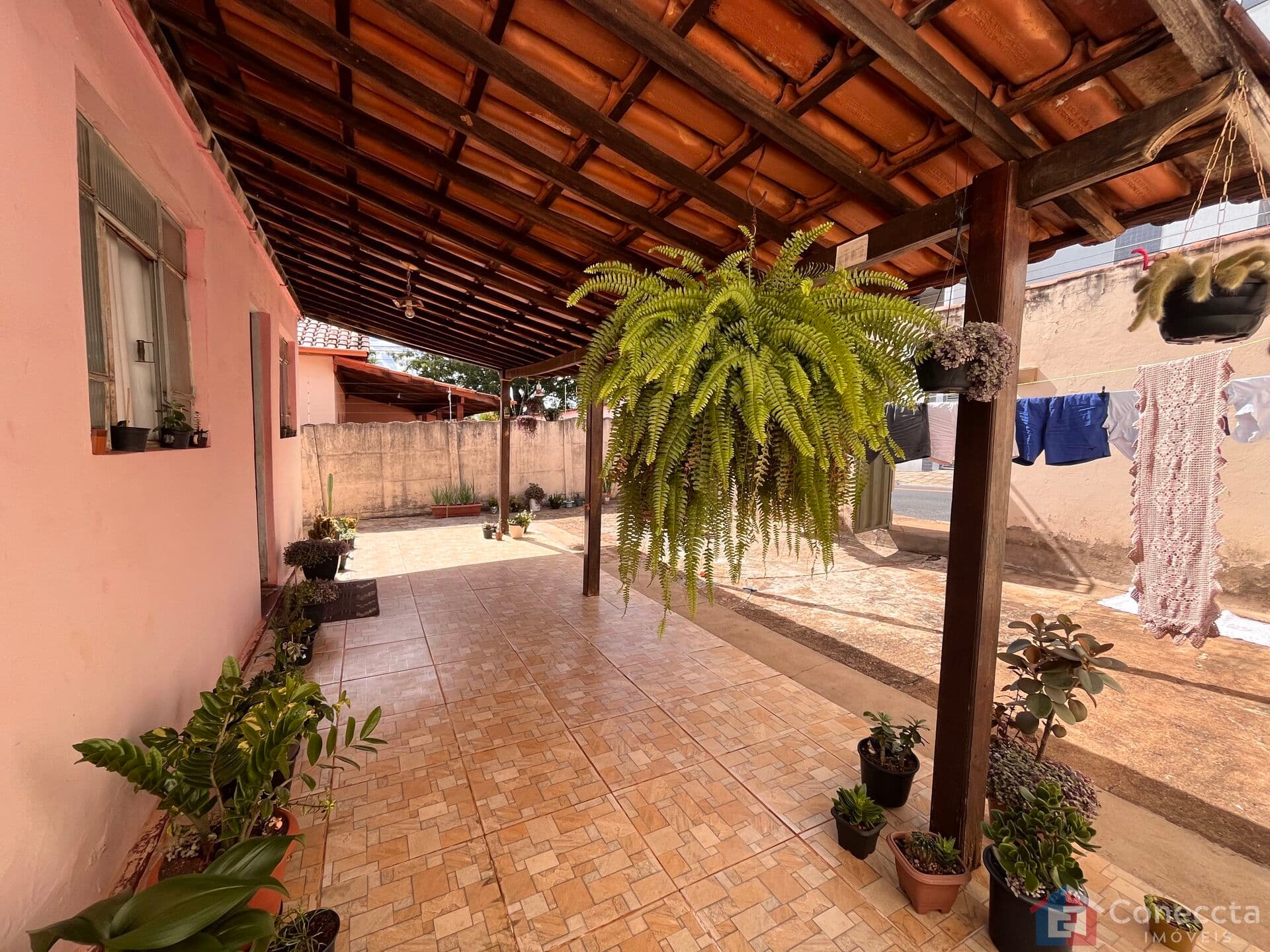 Casa à Venda no Bairro Abner Afonso com 240m² – Patos de Minas