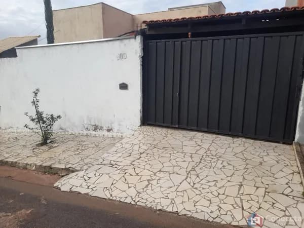 Casa à Venda no Jardim Europa I em Patos de Minas | Ágio R$ 137 Mil | 2 Quartos e Lote 220m²