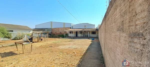 Lote + Casa nos Fundos à Venda no Bairro Planalto – Patos de Minas | Ótimo Negócio