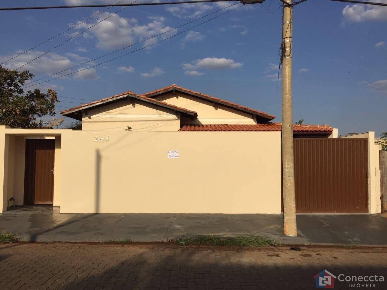 Casa à Venda no Bairro Eldorado em Patos de Minas – 3 Quartos, Quintal Amplo, R$ 355 mil