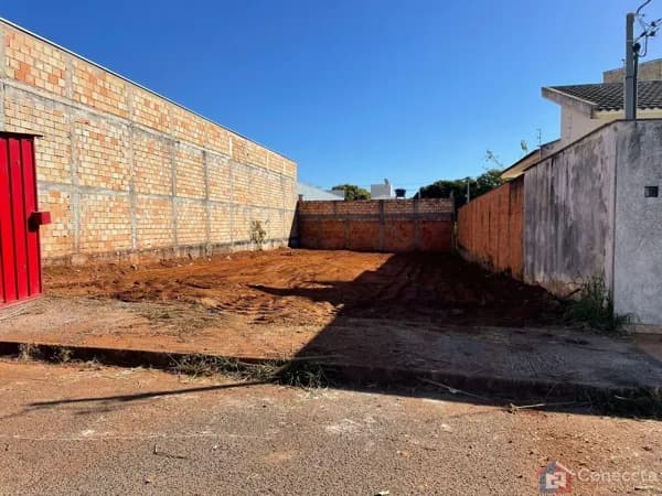 Lote à Venda no Bairro Alto do Limoeiro, Patos de Minas - 308m² Pronto para Construir