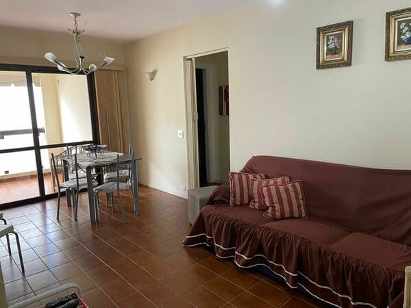 Excelente Flat