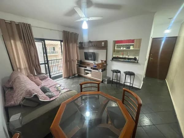 Apartamento de frente com sacada