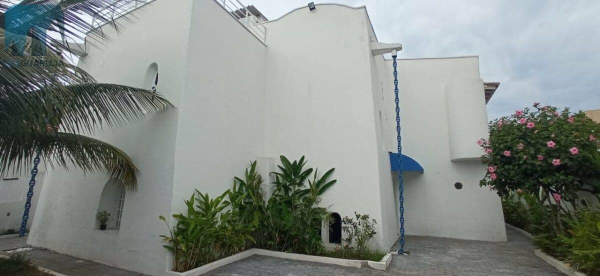 Casa Alto Padrão para Venda e Aluguel em Jardim Virgínia Guarujá-SP