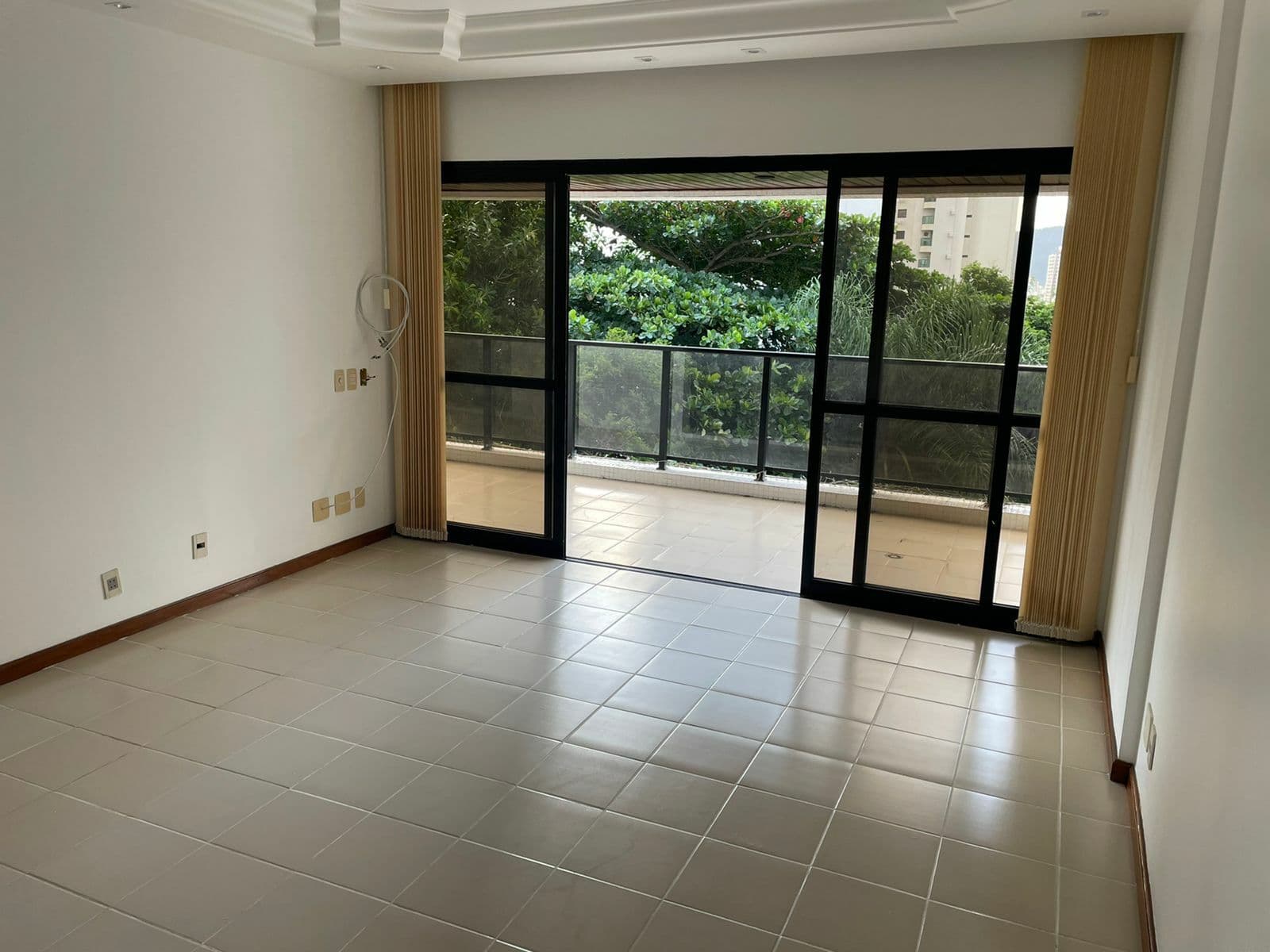 Apartamento em Guarujá - Parque Enseada