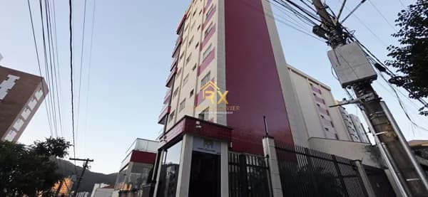 Apartamento com 2 suítes, na Rua Assis Figueiredo, no centro de Poços de Caldas