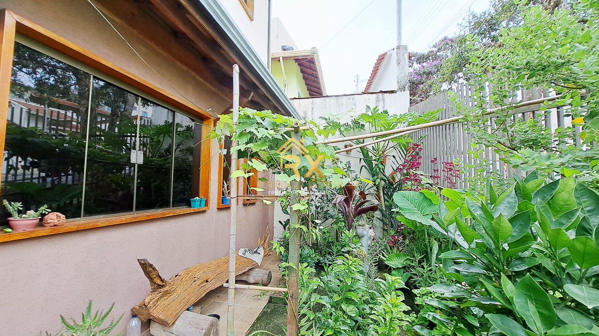 🏡 CASA À VENDA | 4 quartos sendo 2 suítes na REGIÃO OESTE – POÇOS DE CALDAS 🌿