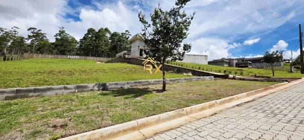 Terreno em Condomínio 🌿✨ Seu refúgio em meio à natureza, com segurança e exclusividade em Poços de Caldas ✨🌿