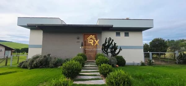 🌿✨ Casa de Alto Padrão à Venda no Condomínio Campo Alegre – Poços de Caldas/MG ✨🌿