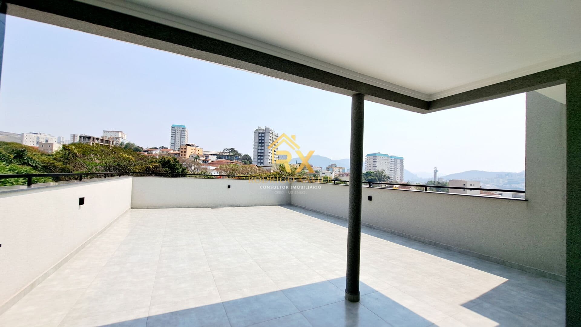 Apartamento Cobertura Duplex, com elevador, na região oeste de Poços de Caldas