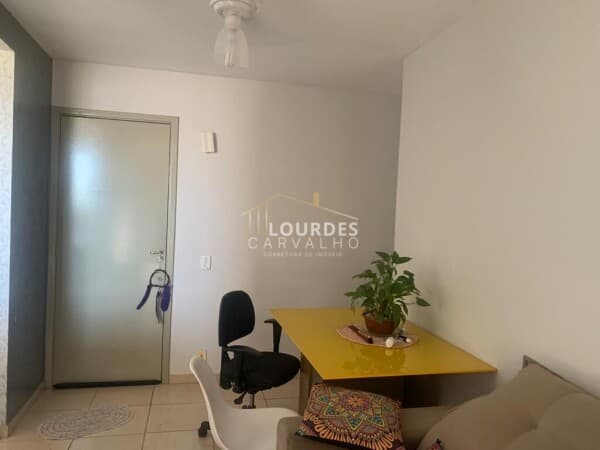 Apartamento 02 Dormitórios - Sumarezinho