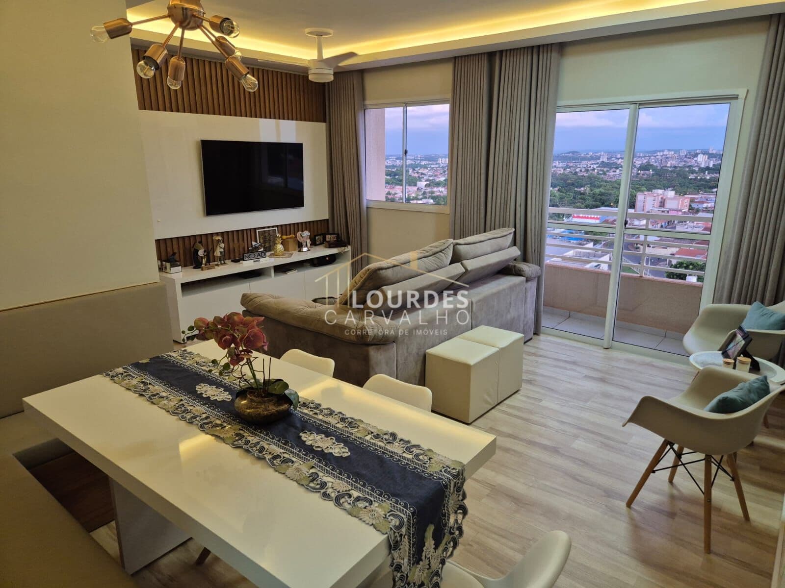 Apartamento 02 Dormitórios / Planalto Verde