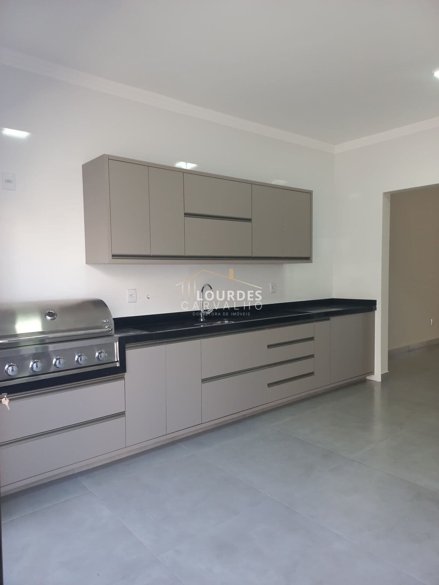 Casa Térrea, Cozinha Gourmet, 03 Suítes, Piscina