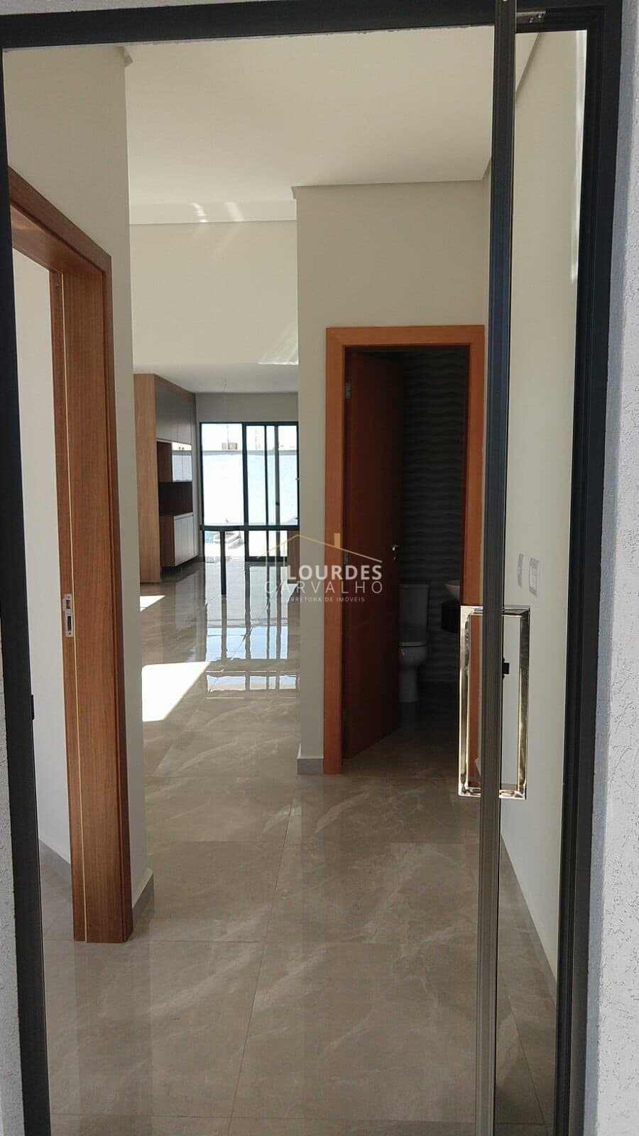Casa em Condomínio á venda - 3 suítes - Bairro San Marco