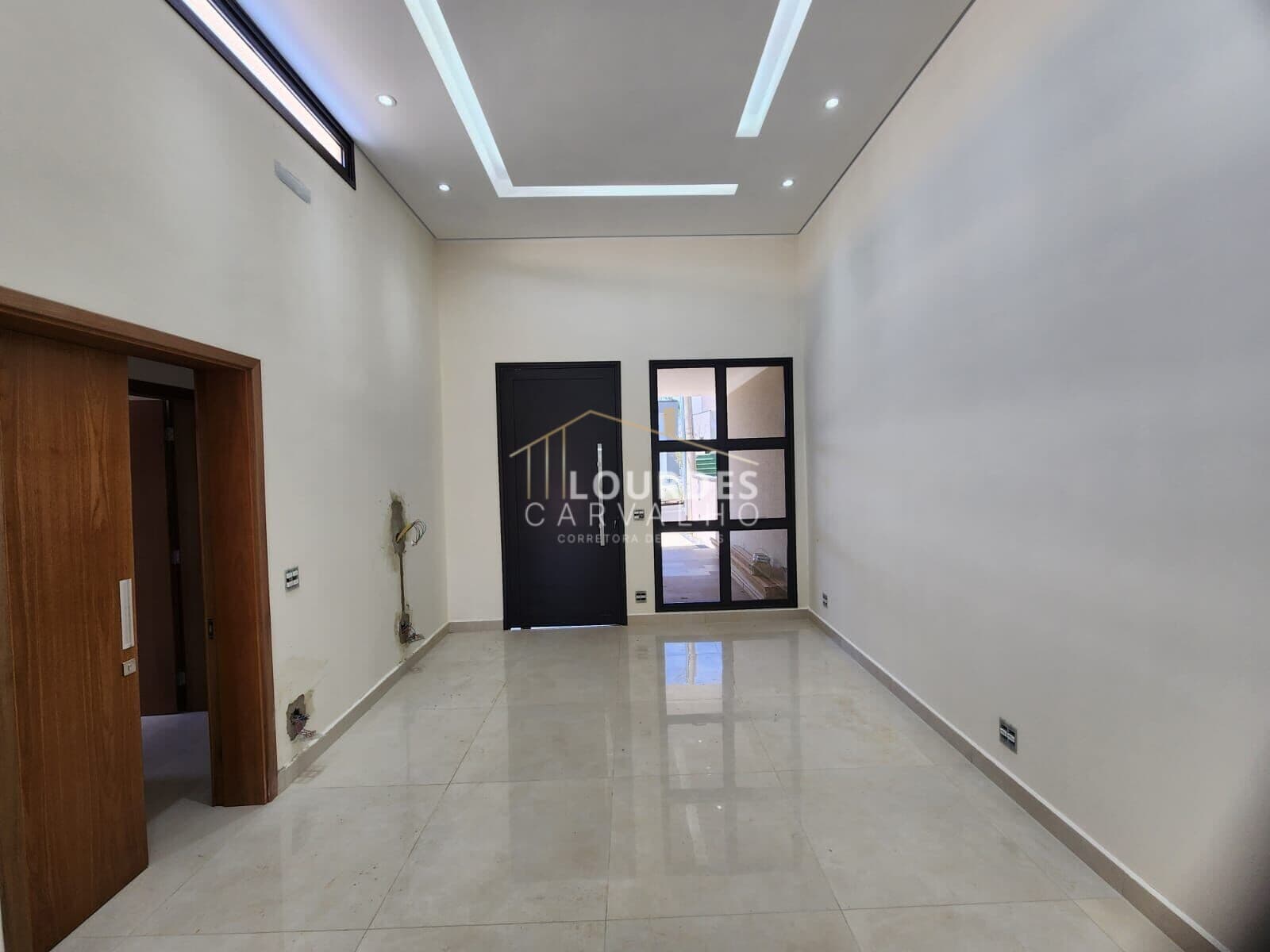Casa térrea em Condomínio á venda - 3 suítes - Bairro Residencial Valência