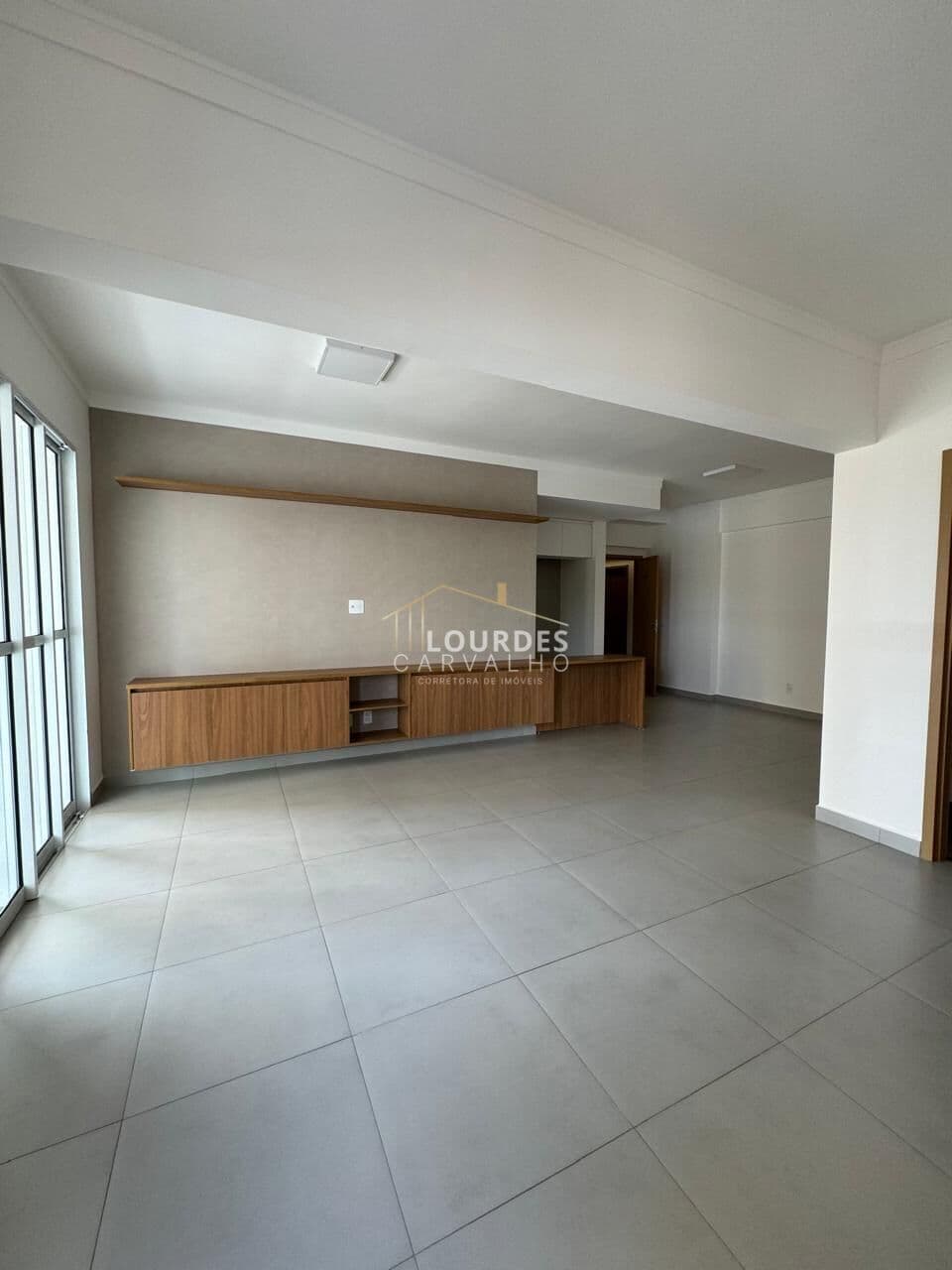 Apartamento 02 Dormitórios-01 Suíte/ Lazer - Av Caramuru