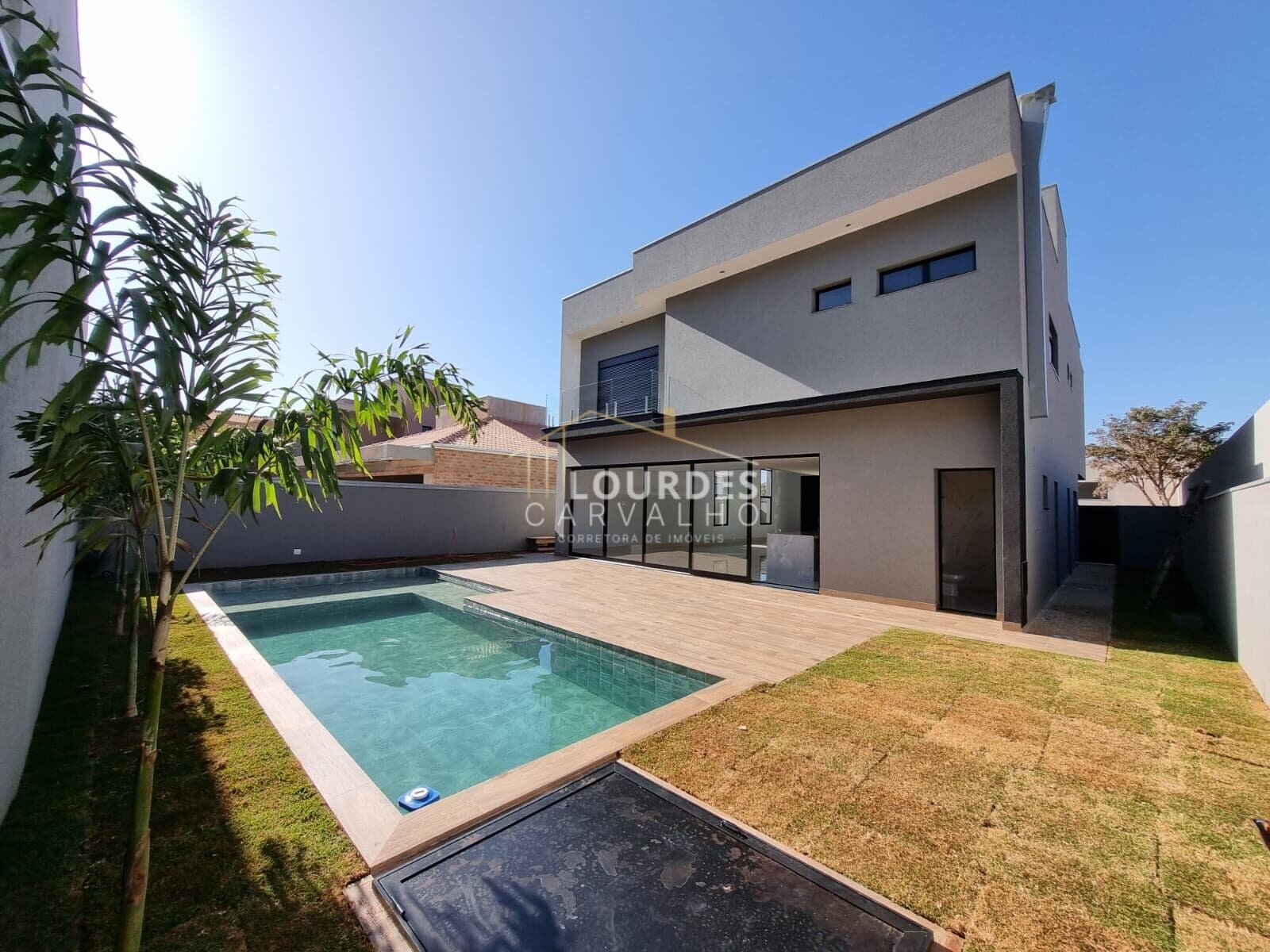Casa em Condomínio á venda - 4 suítes - Alphaville