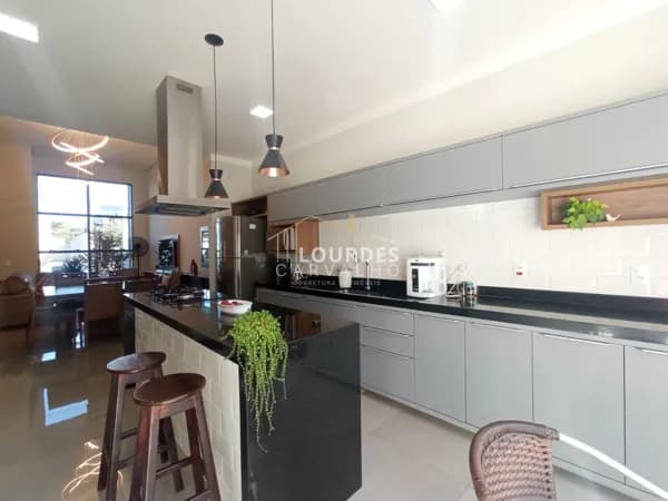 Casa Térrea Cozinha Gourmet / 03 Dormitórios