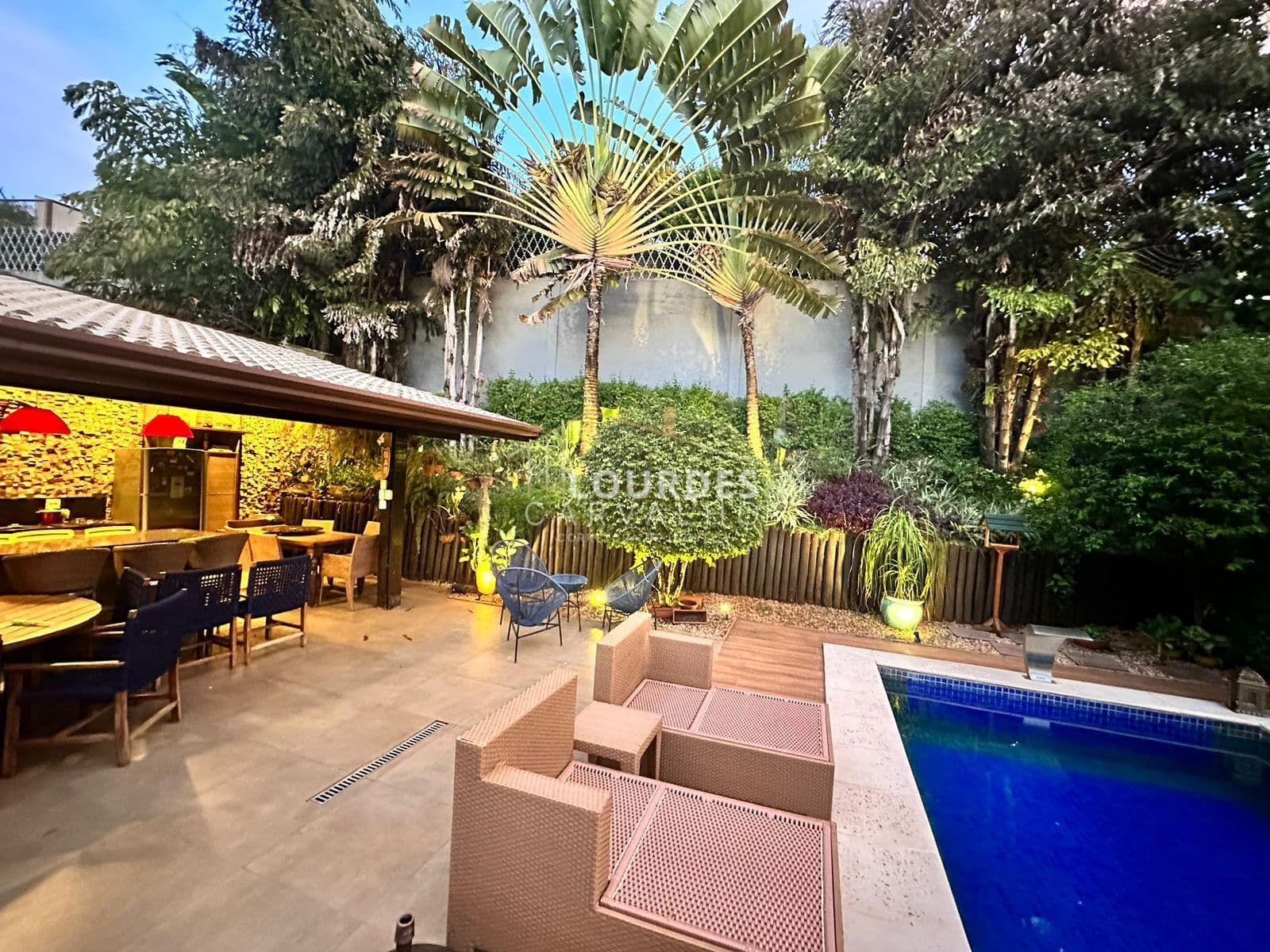 Casa Sobrado - Área gourmet com Piscina e Sauna