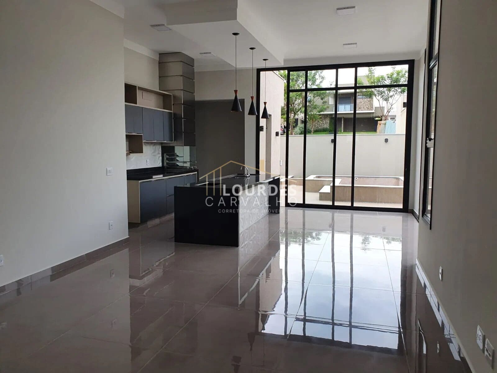 Casa térrea em Condomínio á venda - 3 suítes - Vila Do Golfe
