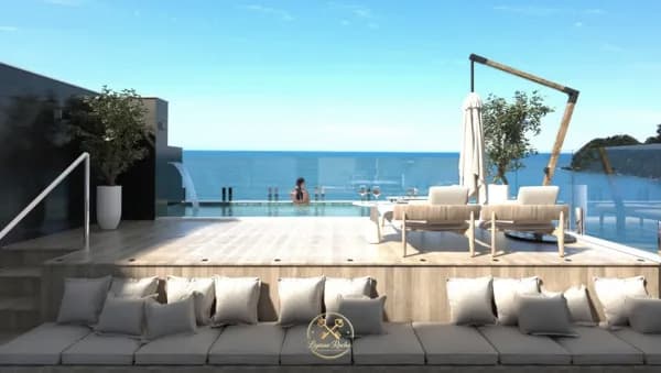 Cobertura duplex com 04 suítes frente mar em Cabeçudas, Itajaí/SC