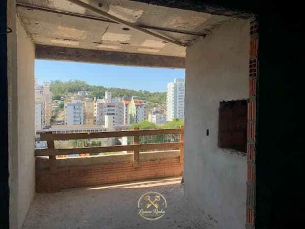 Apartamento espaçoso com 04 dormitórios com 01 suite
