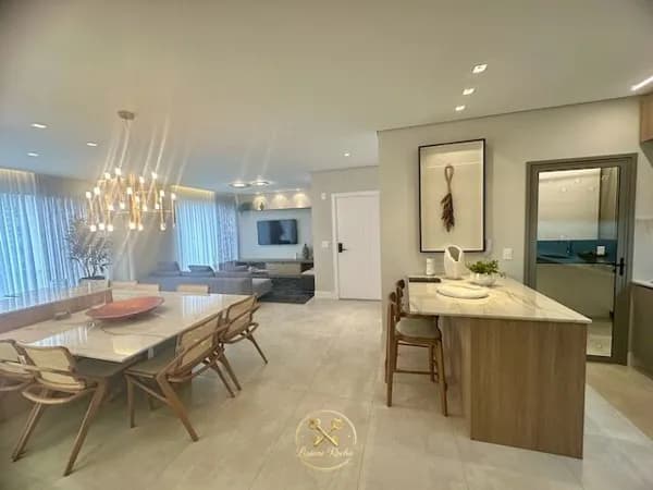 Apartamento com 04 quartos no centro de Balneário Camboriú/SC