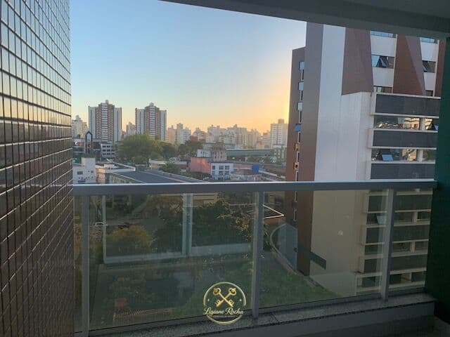 Apartamento Alto Padrão com 03 dormitórios no centro de Criciúma
