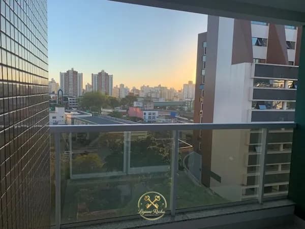 Apartamento Alto Padrão com 03 dormitórios no centro de Criciúma