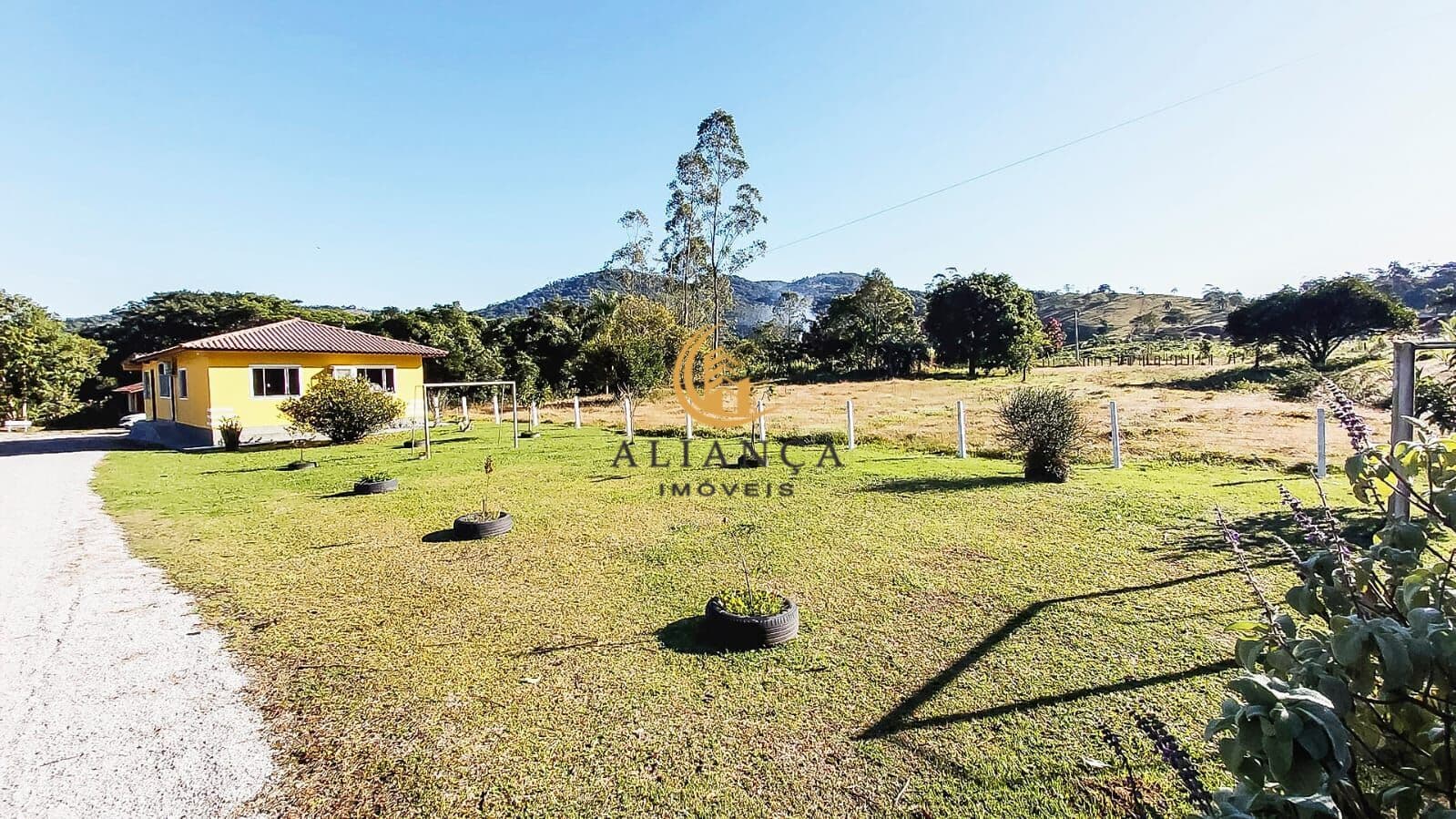 Fazenda/Sítios/Chácaras em Biguaçu - Encruzilhada