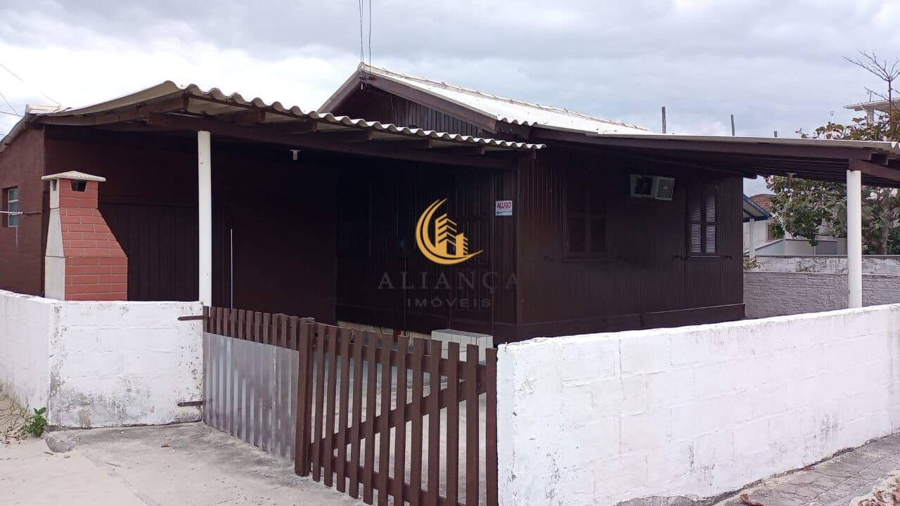 Casa em Balneário Ponta do Papagaio (Ens Brito), Palhoça/SC