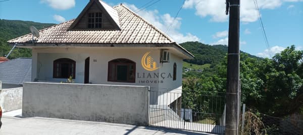 Casa em Fundos, Biguaçu/SC