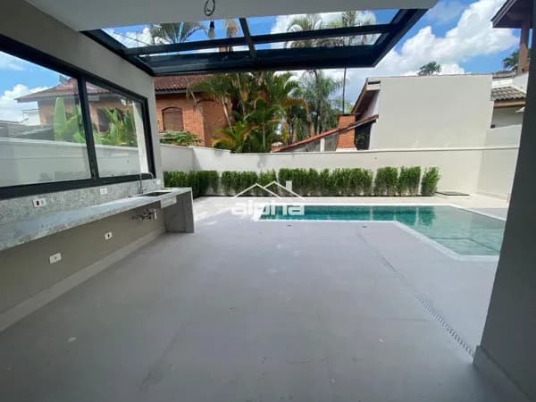 Casa de Condomínio em Santana de Parnaíba - Residencial Quatro (Alphaville)