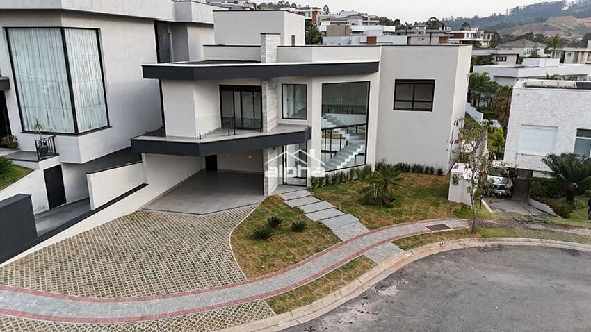 Casa de Condomínio em Santana de Parnaíba - Alphaville