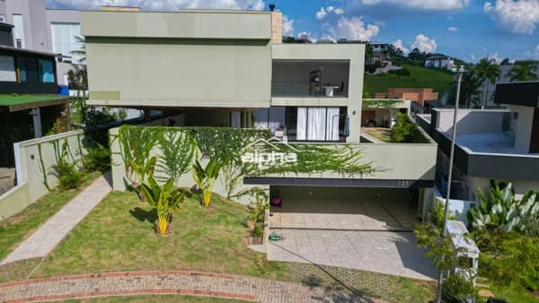 Casa de Condomínio em Santana de Parnaíba - Alphaville