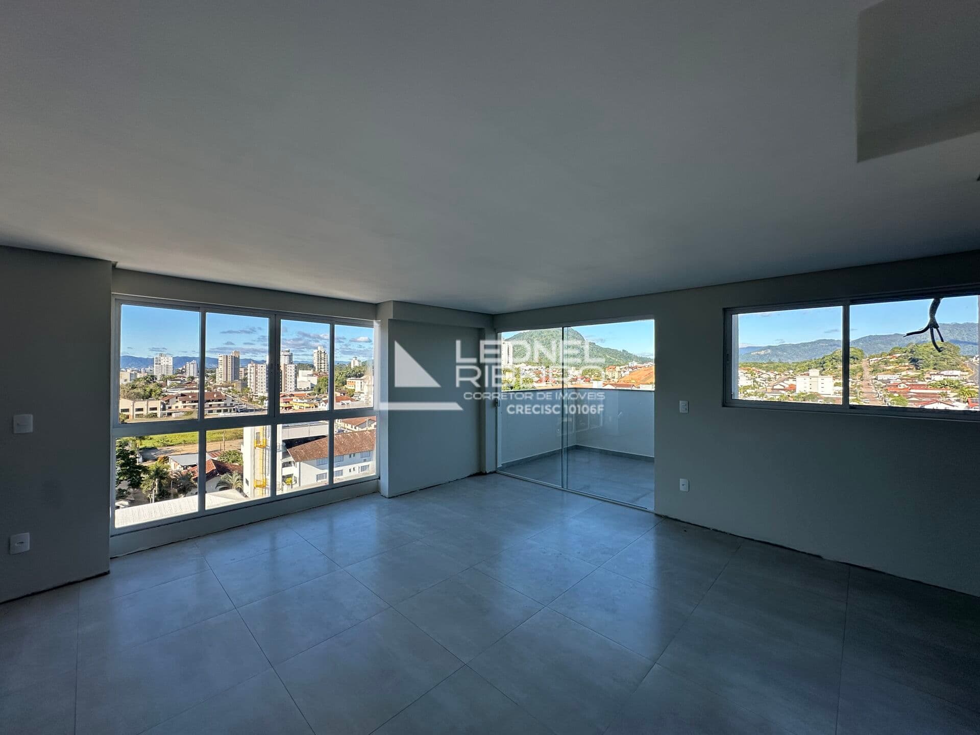 Apartamento Duplex com 3 dormitórios suítes à venda, 101,82 m² no bairro Das Capitais em Timbó/SC