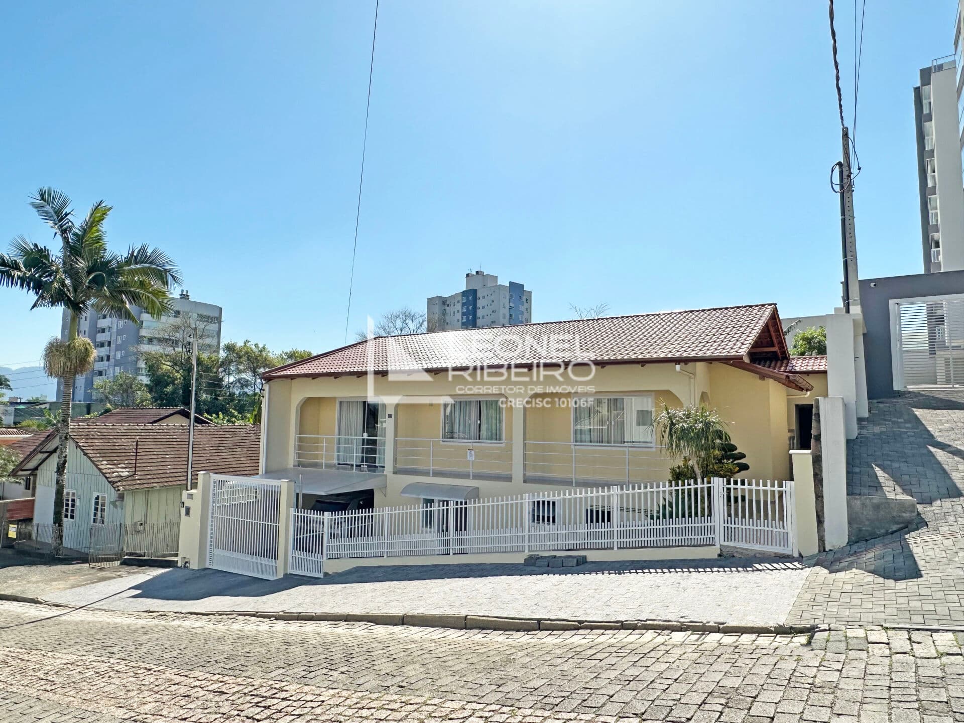 Casa à venda com 4 dormitórios no bairro Imigrantes em Timbó/SC