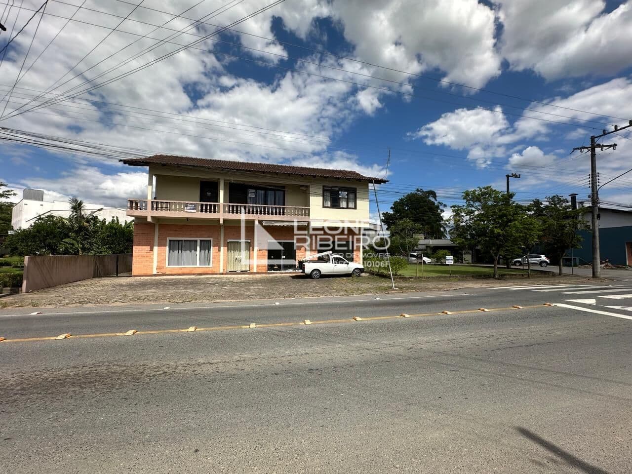 Casa comercial com 5 dormitórios à venda, 240,80 m² no bairro Das Capitais em Timbó/SC