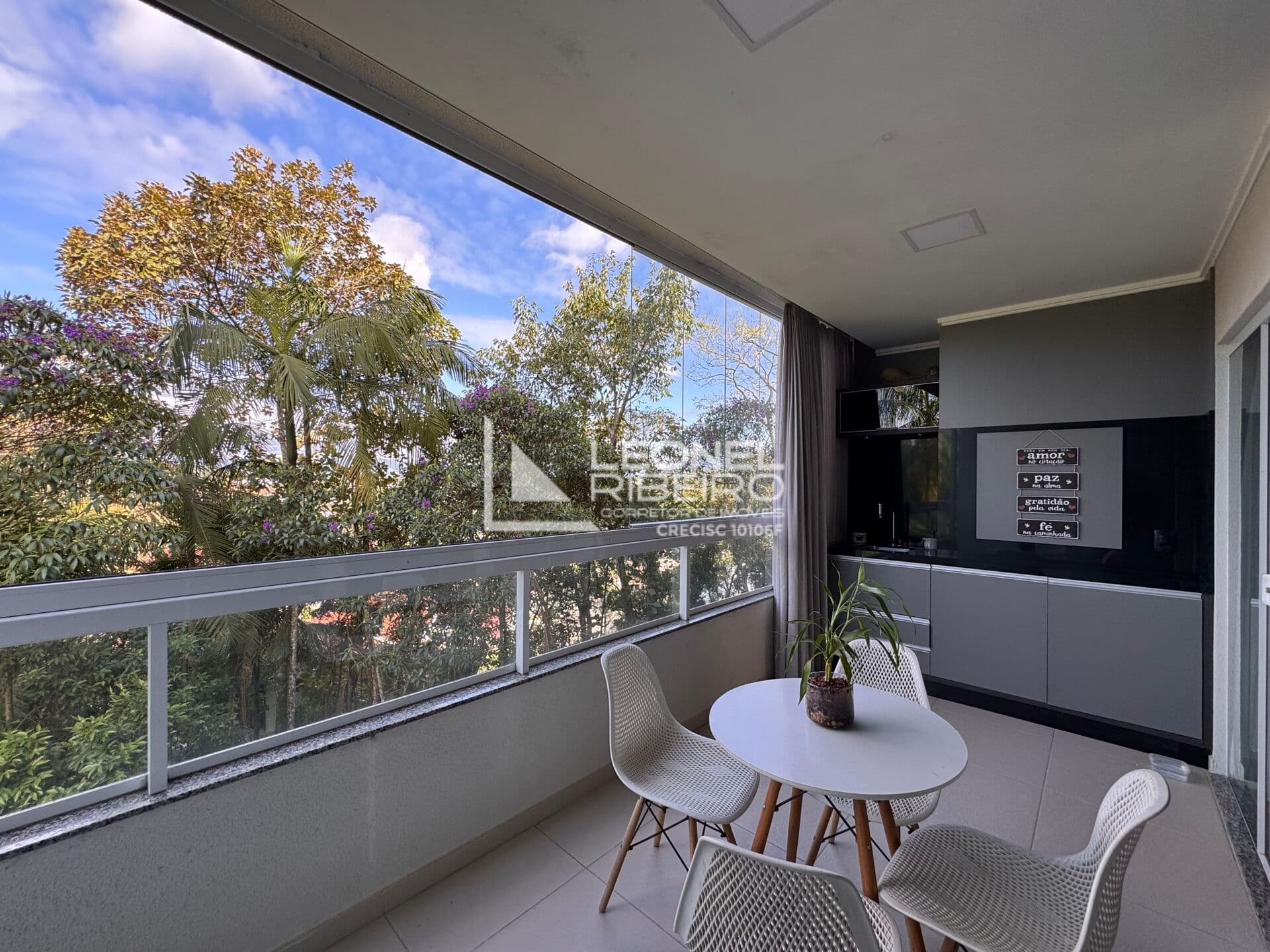 Apartamento com 3 dormitórios à venda, 102m² no bairro Quintino em Timbó/SC.
