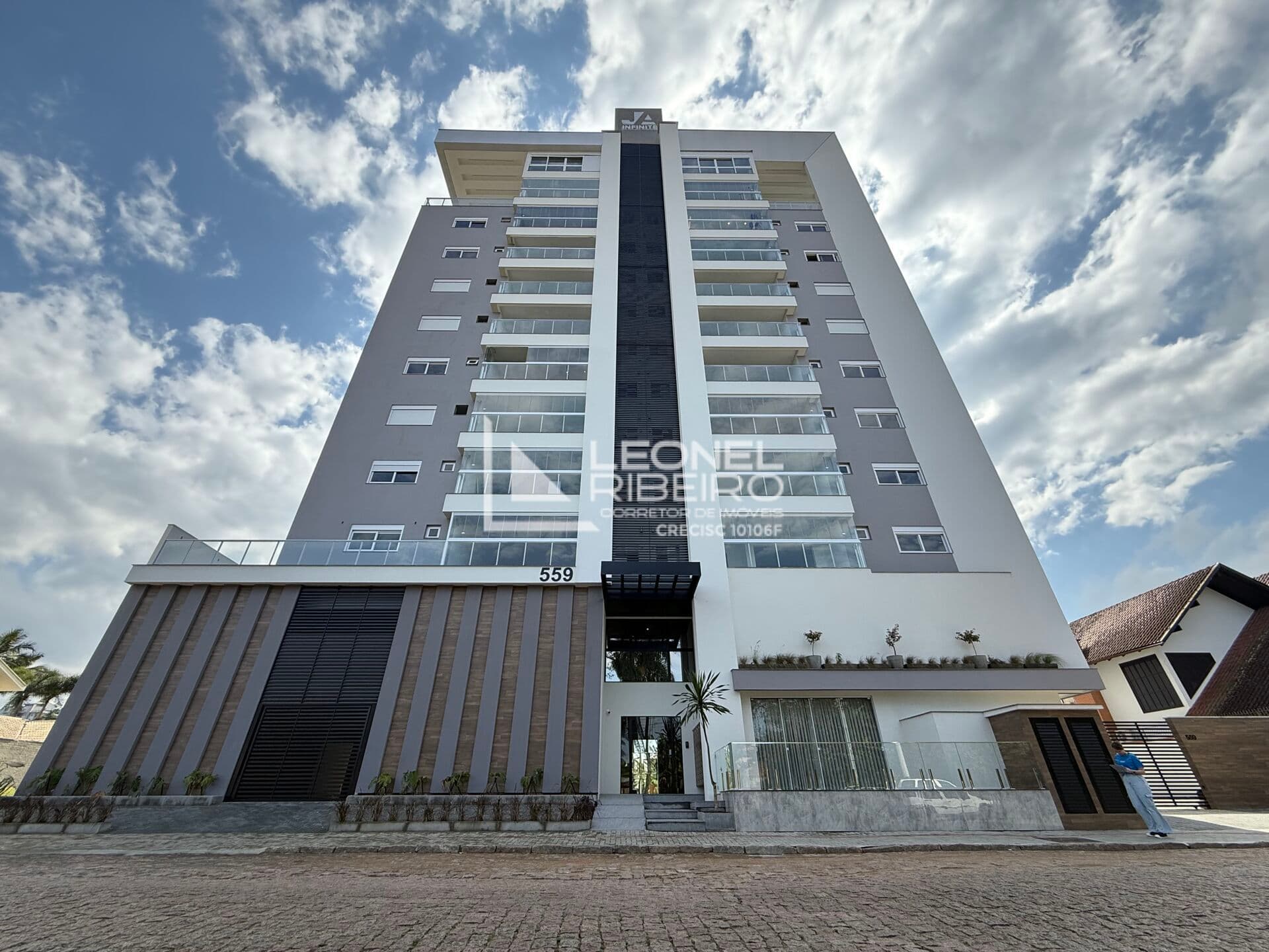 Apartamento com 3 dormitórios suítes à venda, 119 m² no bairro Centro em Timbó-SC