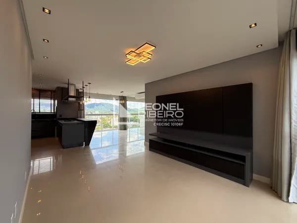 Apartamento com 3 dormitórios (suítes) à venda, 128,25 m² no bairro das Capitais em Timbó-SC.