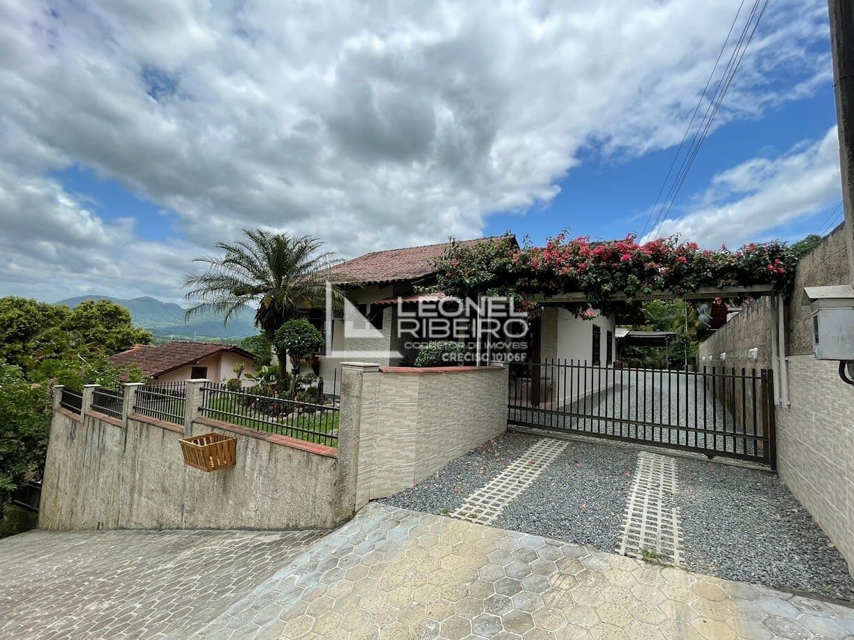 Casa com 3 dormitórios à venda no bairro Das Nações em Timbó - SC