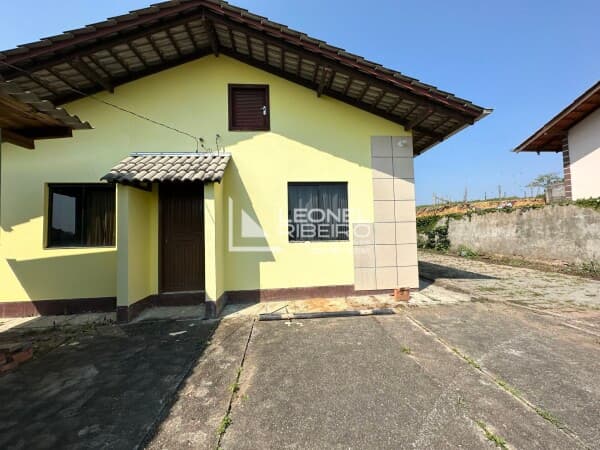 Casa com 3 dormitórios à venda no bairro Araponguinhas em Timbó/SC