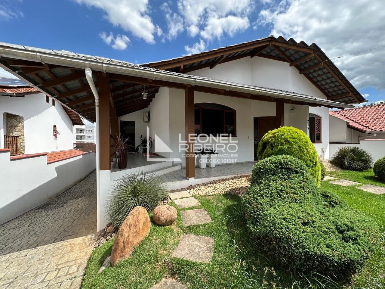 Casa com 3 dormitórios (1 suíte) à venda, 503,43 m² no bairro Das Capitais - Timbó/SC