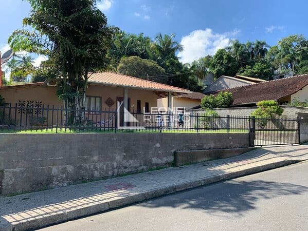 Casa com 3 dormitórios à venda no bairro Quintino - Timbó/SC