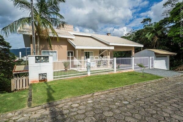 Casa com 5 dormitórios à venda no bairro Quintino - Timbó/SC