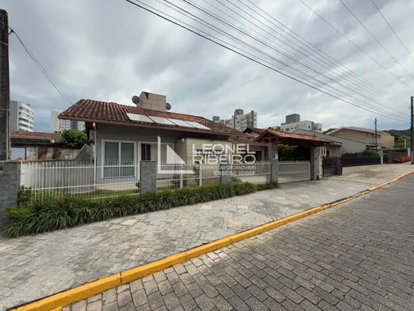 Casa com 3 dormitórios à venda, 286 m² no bairro Imigrantes em Timbó/SC